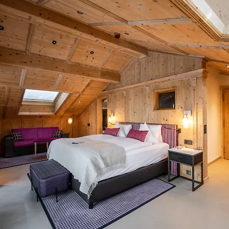 Ξενοδοχείο Tradition Julen 4*